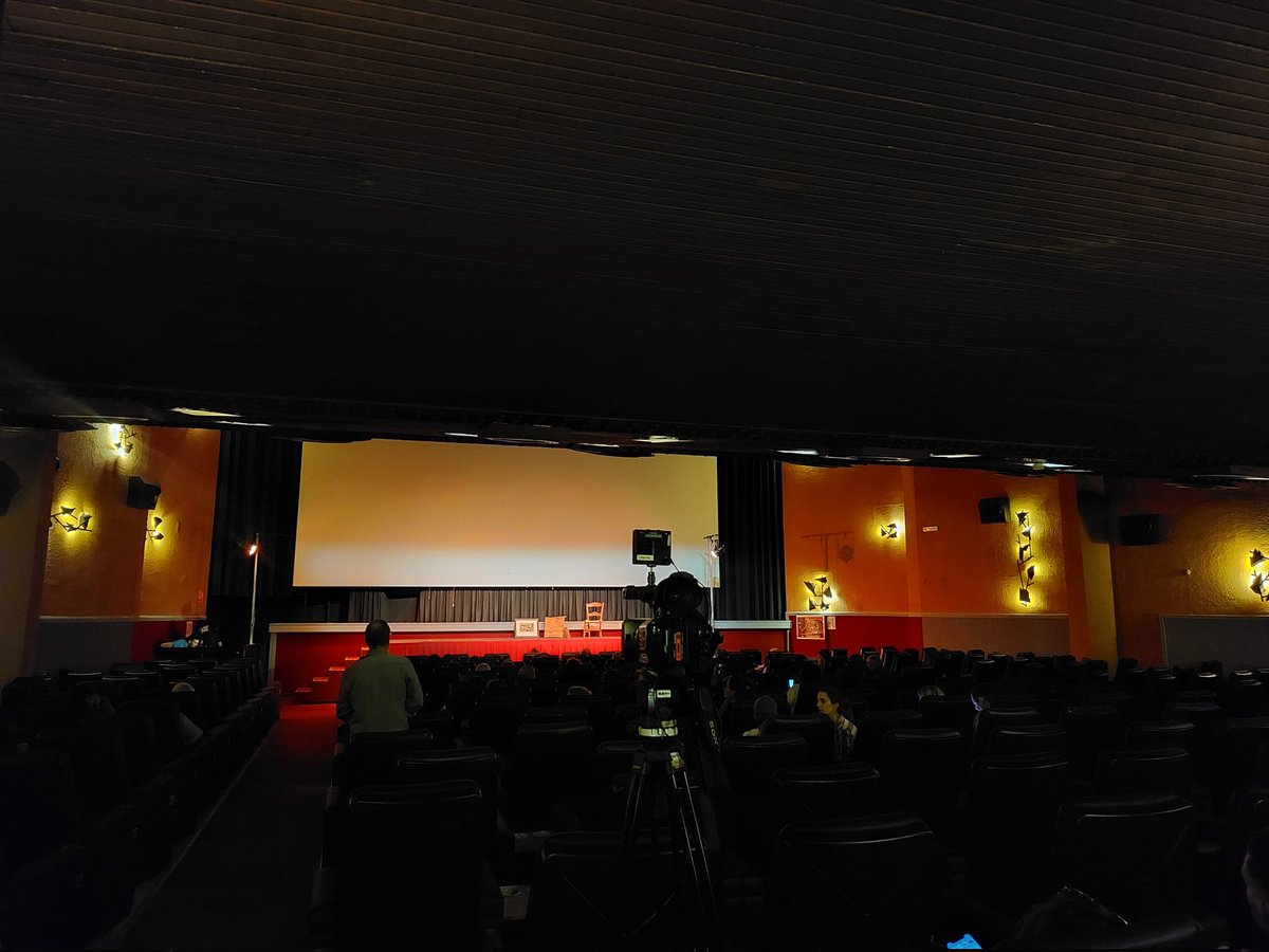 Gràcies per la funció d'avui i les que vendran. Gràcies col·locar amb nosaltres les peces disperses d'aquest trencaclosques. Gràcies a la dignitat infinita de <a href="/MemoriaMallorca/">Memòria de Mallorca</a> sempre. Als documents hi ha històries, i va d'això. De tornar la història a qui pertany <a href="/Vicepres_GOIB/">Vicepresidència GOIB</a>