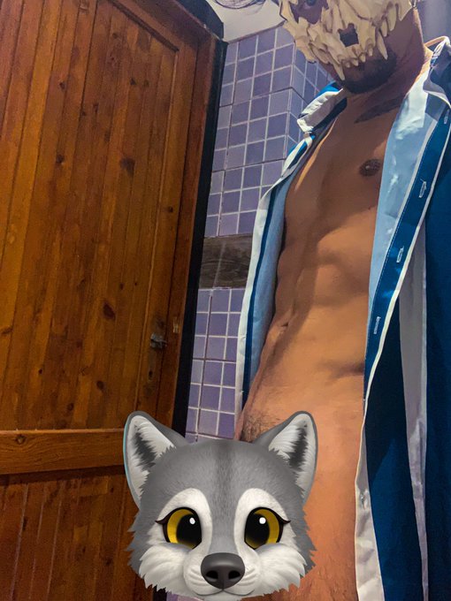 ?Hey Babe here your MaloChico! Don’t want to miss my new video?! ?I was in the bathroom and in the next