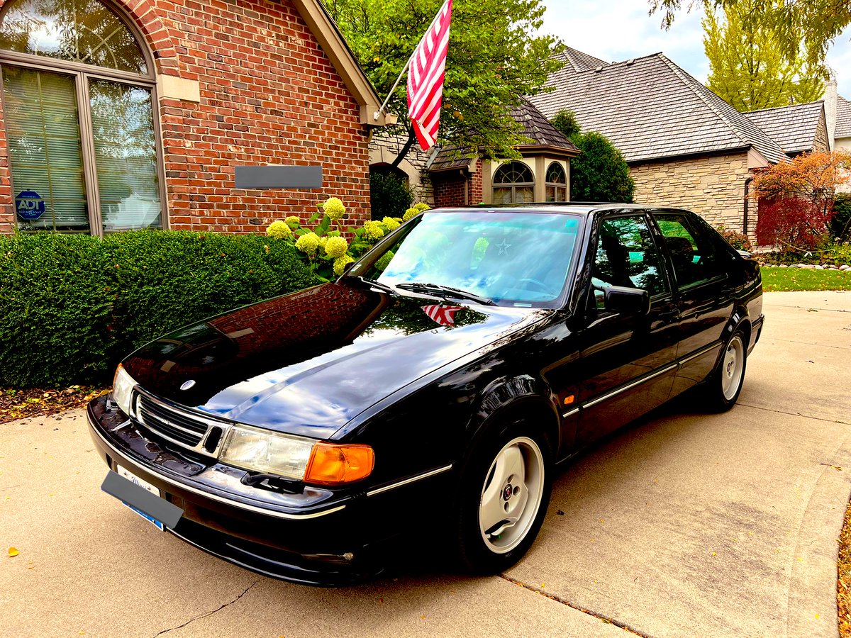 shonkori's tweet photo. @mikebrewer MB come to Chicago. You can cruise around in this freshly detailed 1998 Saab 9000 CSE 👌#bornfromjets
cc: @saabnet @Saab @svenskatom https://t.co/8OT0hMPEMd