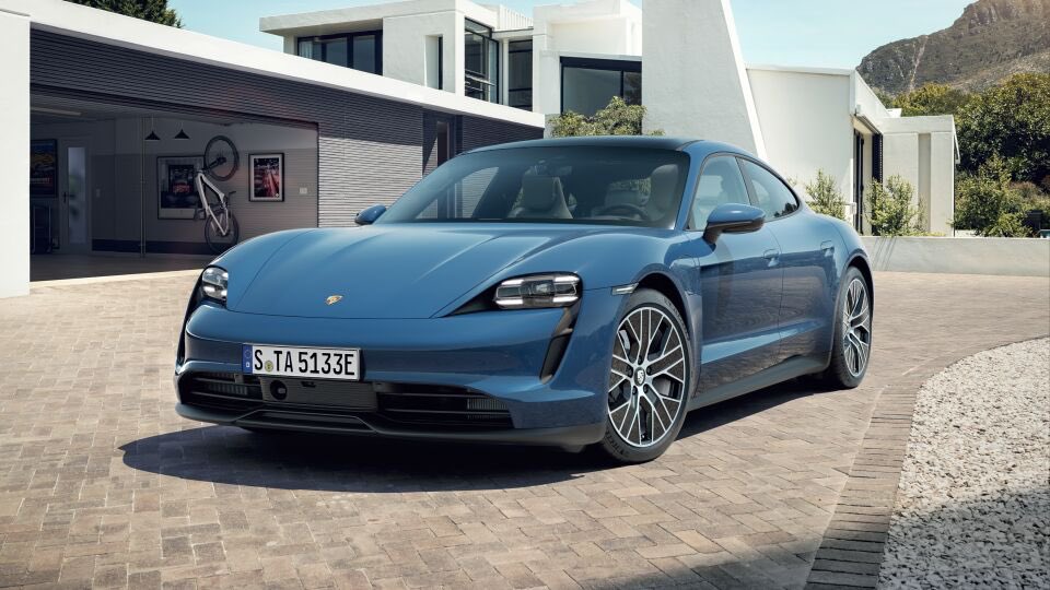 Signed the paperwork for my 2023 @Porsche Taycan today 🥹🥹🥹 Now to stalk the Porsche tracker until it arrives! Getting my allocation the weekend of my birthday couldn’t have been more perfectly timed 🥲