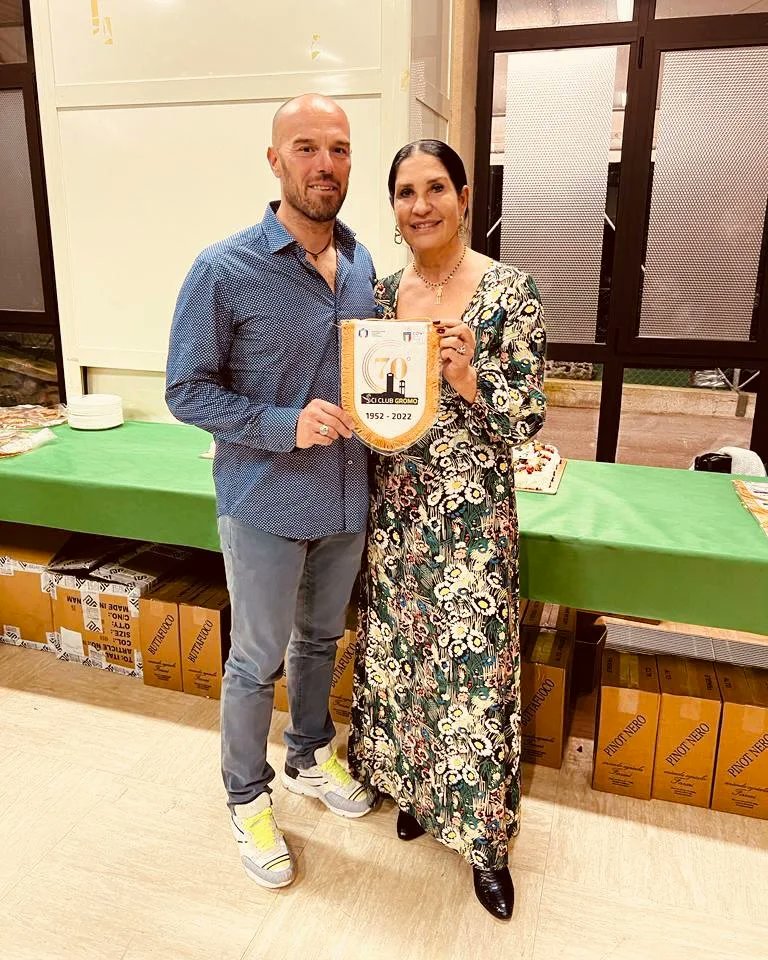 LaraMagoni's tweet photo. La mia lunga giornata sul territorio termina a #Gromo, in #ValSeriana, per la festa dei 70 anni di una delle realtà più importanti nell'intero panorama dello #SciDiFondo italiano: lo Sci Club Gromo, eccellenza bergamasca nel mondo 🎿 https://t.co/1xmCPNWEkj