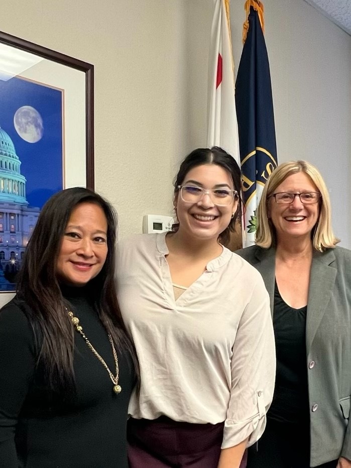 liverUSA's tweet photo. Thx to @RepJuanVargas staff for meeting w/advocate Donna &amp; ALF CEO @lorstiehl to discuss the need for increased federal funding for #liverdisease research, the Living Donor Protection Act, &amp; our #ThinkLiverThinkLife initiative. Become an Advocate today!📢 https://t.co/kE44MGTlem https://t.co/65Yg1W2jfZ