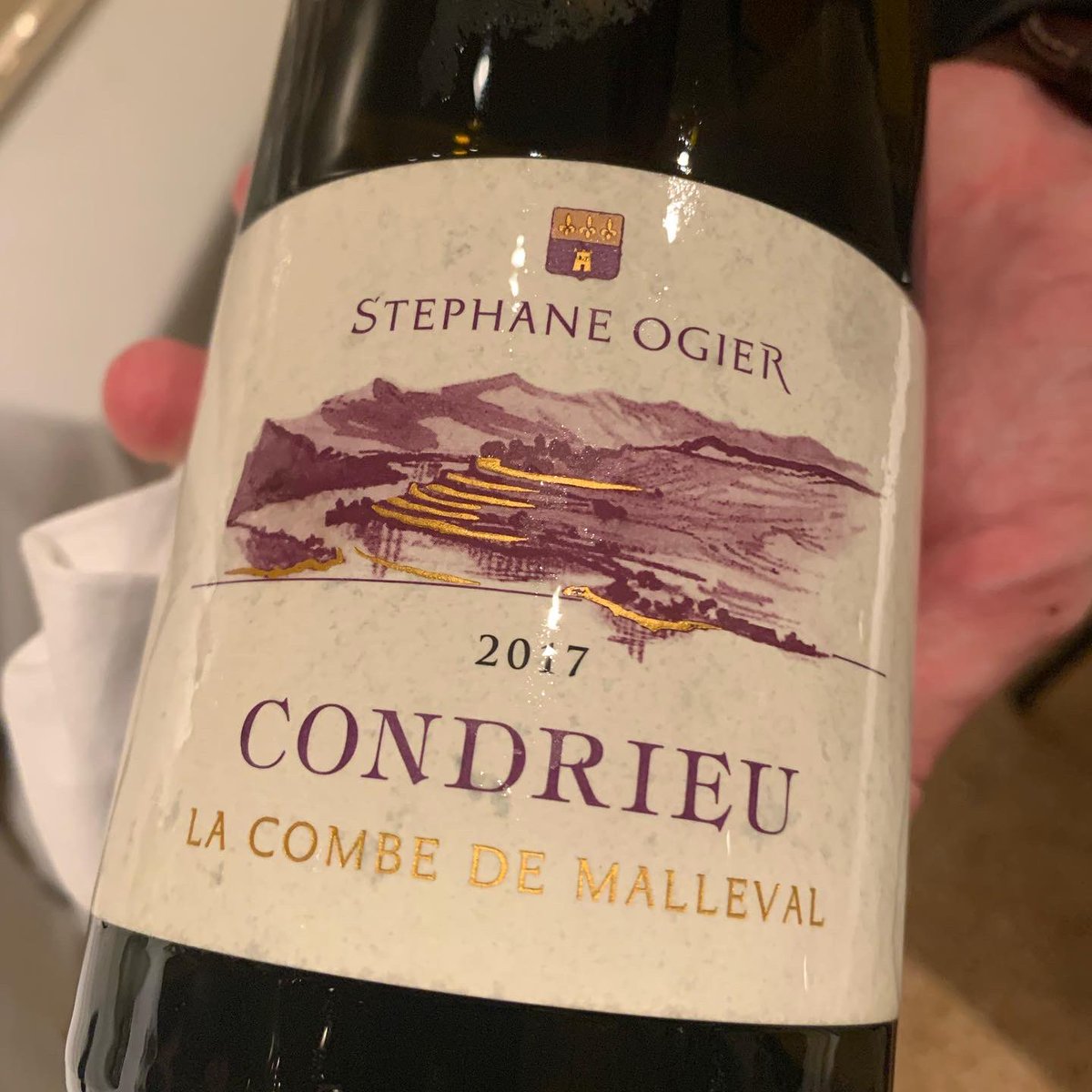 Bravo à Marie-Christine, Hélène et Didier Clément, ainsi qu’à leurs équipes! @liondor1774 unies où l’on se sent bien. Avec une cuisine généreuse et goût où les plats ont le goût de ce qu’ils sont ! Toujours un réel plaisir de faire une courte pause chez vous. #liondor