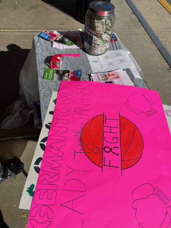 GLP_Basketball's tweet photo. GLP youth teams giving back with a breast cancer awareness fundraiser…just $85 away from their goal! #GLPFamily💙🖤💙 https://t.co/qHR6zZkMPB