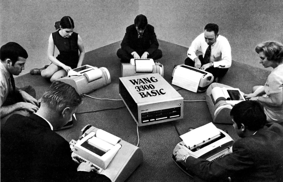 campuscomplex's tweet image. they used to think 𝘱𝘦𝘳𝘴𝘰𝘯𝘢𝘭 devices were the peak of tech evolution— now we timesharing tools across the campus