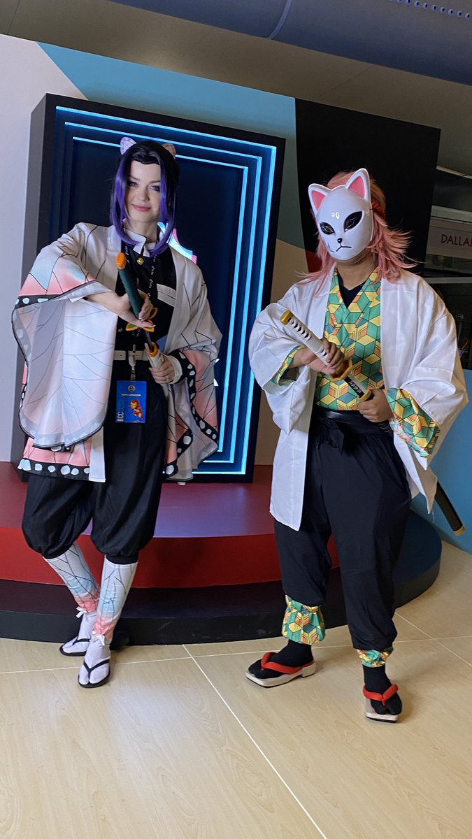 hinuhari's tweet photo. -From yesterday’s comic con, the first performance in the cosplayers even was amazing, unfortunately I couldn’t stay to the end *^* ., https://t.co/5hCf67WUEV
