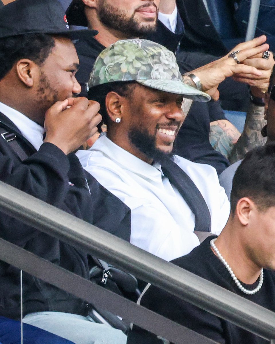 Kendrick Lamar in the PSG stands watching Leo Messi and Neymar ball out 🥶