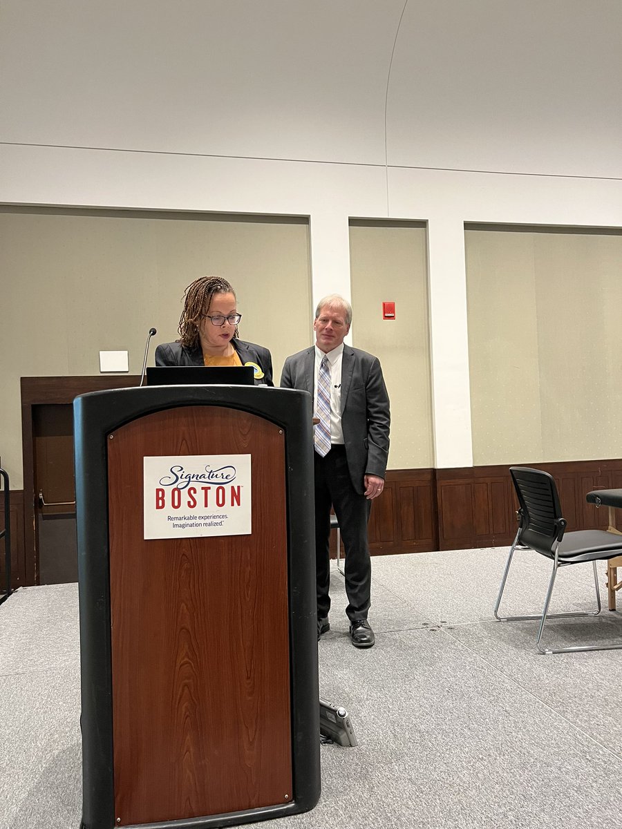 john_gimpel's tweet photo. Michael Rowane, DO delivering the Northup Lecture @AAOExecutiveDir on osteopathic distinctiveness 💪🏻😷#OMED2022 @AOAforDOs https://t.co/D7uN5i3I1x