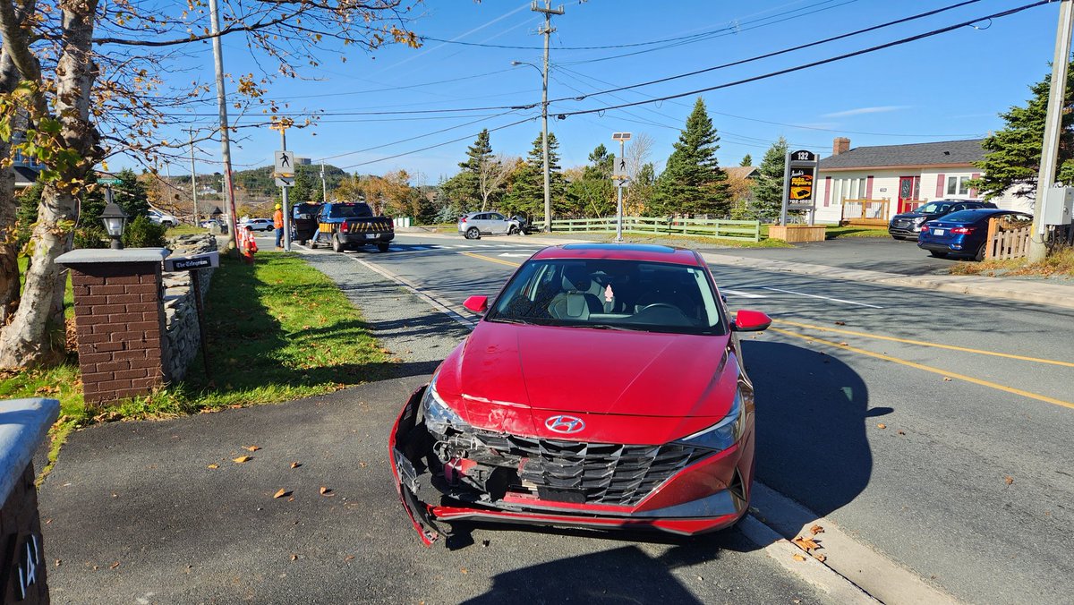 Noble41's tweet photo. Paradise Rd is currently closed between Janals Rd and Inwood Crescent following a two-vehicle collision. Two people have been sent to hospital with undetermined injuries. A utility pole is cracked in at least two places. #nltraffic @NTVNewsNL 

#nltraffic https://t.co/cr1GfMrjQi