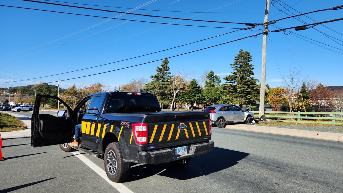 Noble41's tweet photo. Paradise Rd is currently closed between Janals Rd and Inwood Crescent following a two-vehicle collision. Two people have been sent to hospital with undetermined injuries. A utility pole is cracked in at least two places. #nltraffic @NTVNewsNL 

#nltraffic https://t.co/cr1GfMrjQi