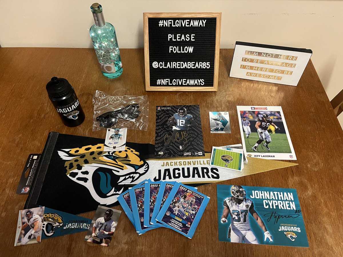 Claire Da Bear tweet media