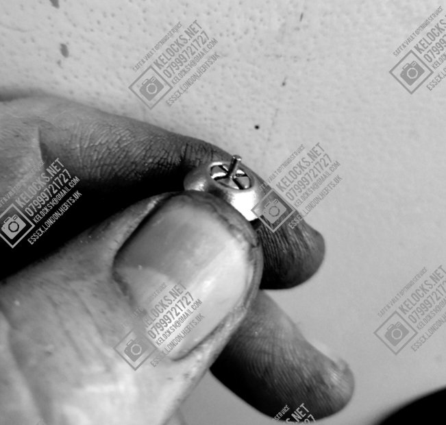 kelocks's tweet photo. Making some pins for a bespoke lock pick #lockpicks #safeopening #safecracker #bespokelockpicks #makinglockpicks #homemadepicks https://t.co/qHZXagHuvk