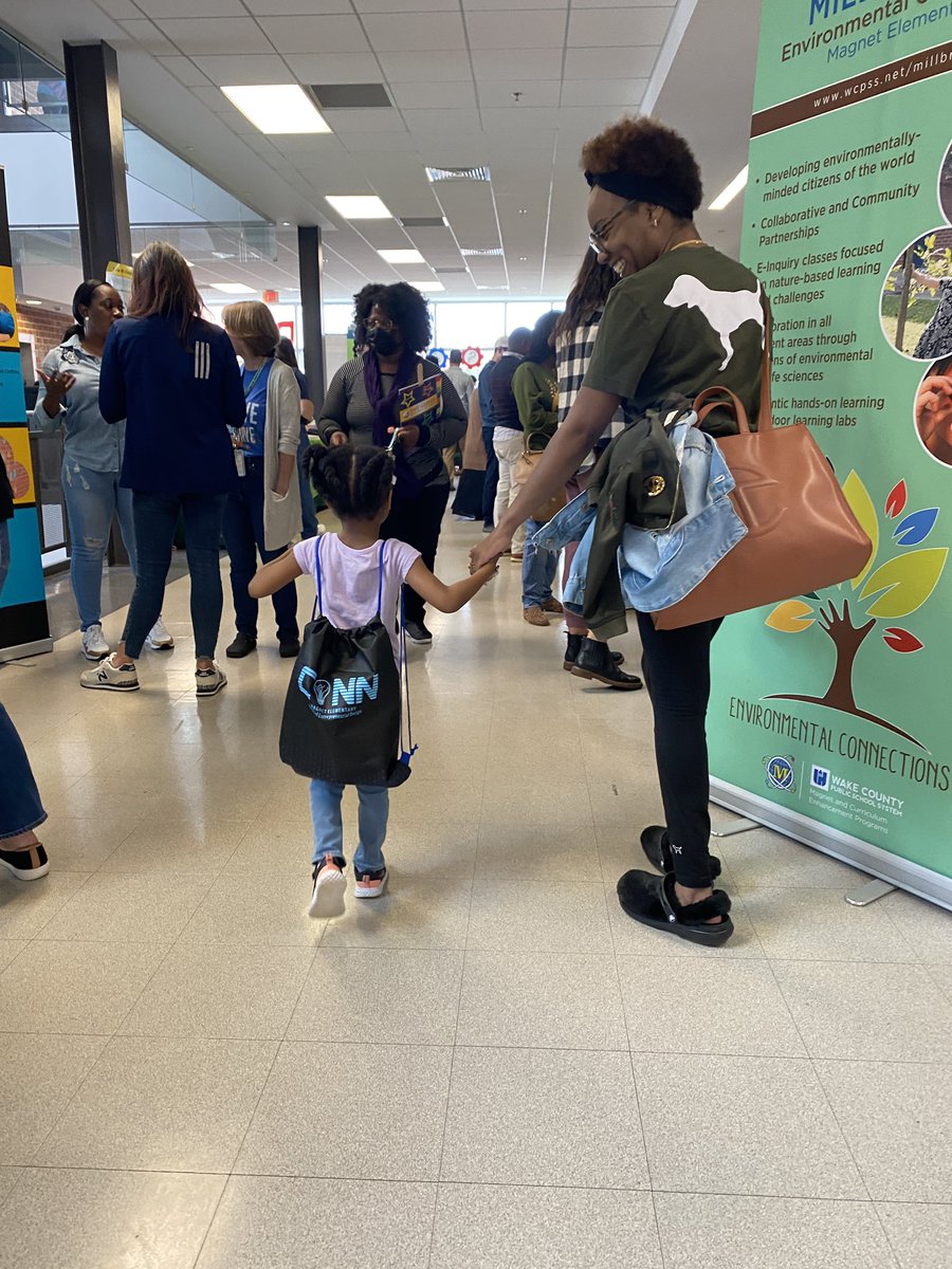💡Being able to connect with our community is a great way to share all of the great things that happen at #ConnE . It was great meeting new families at today’s magnet fair @EnloeMagnetHS.  #wcpss #illuminatelearning #CONNmUNITY @wcpssmagnets #magnetschool @MagnetSchlsMSA
