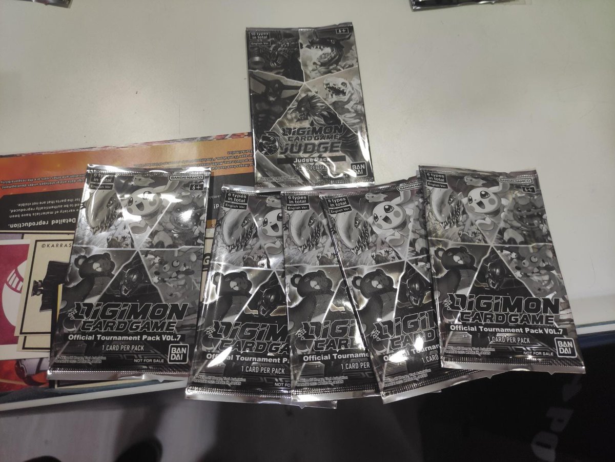 digimon_tcg_SP's tweet photo. 📰[NOTICIA]📰

Tal y como he informado esta mañana, aqui nos pasan una imagen para que se entienda mejor!

Cada kit de 8 personas, viene con su pack de Winner, los 8 de participante y el pack de juez!

Un gran paso para  #DigimonCardGame ! https://t.co/F34PBf8Osn