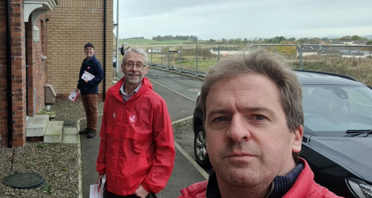 Speaking to people in #DunfermlineWestFife about how @ScottishLabour @UKLabour governments will tackle rising bills, provide quality jobs and help the environment. #GeneralElectionNow #CostOfLivingCrisis.