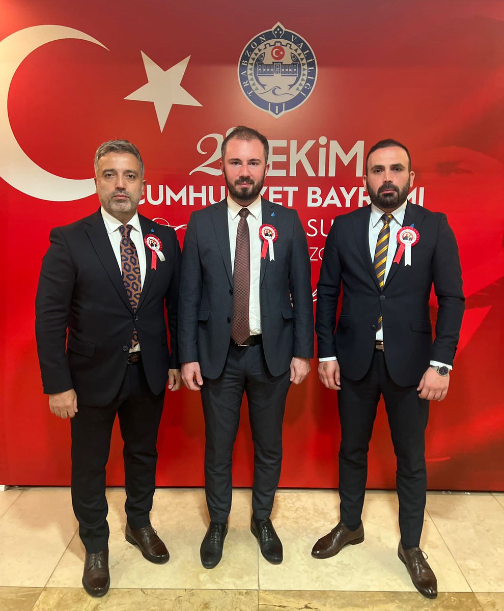 🇹🇷 #29EkimCumhiyetBayramı 🇹🇷

Deva Partisi Trabzon İl Başkanlığı olarak Trabzon Valiliği’nin düzenlemiş olduğu törene katılım sağladık.

29 Ekim Cumhuriyet Bayramımız kutlu olsun.
🇹🇷❤️

#29Ekim