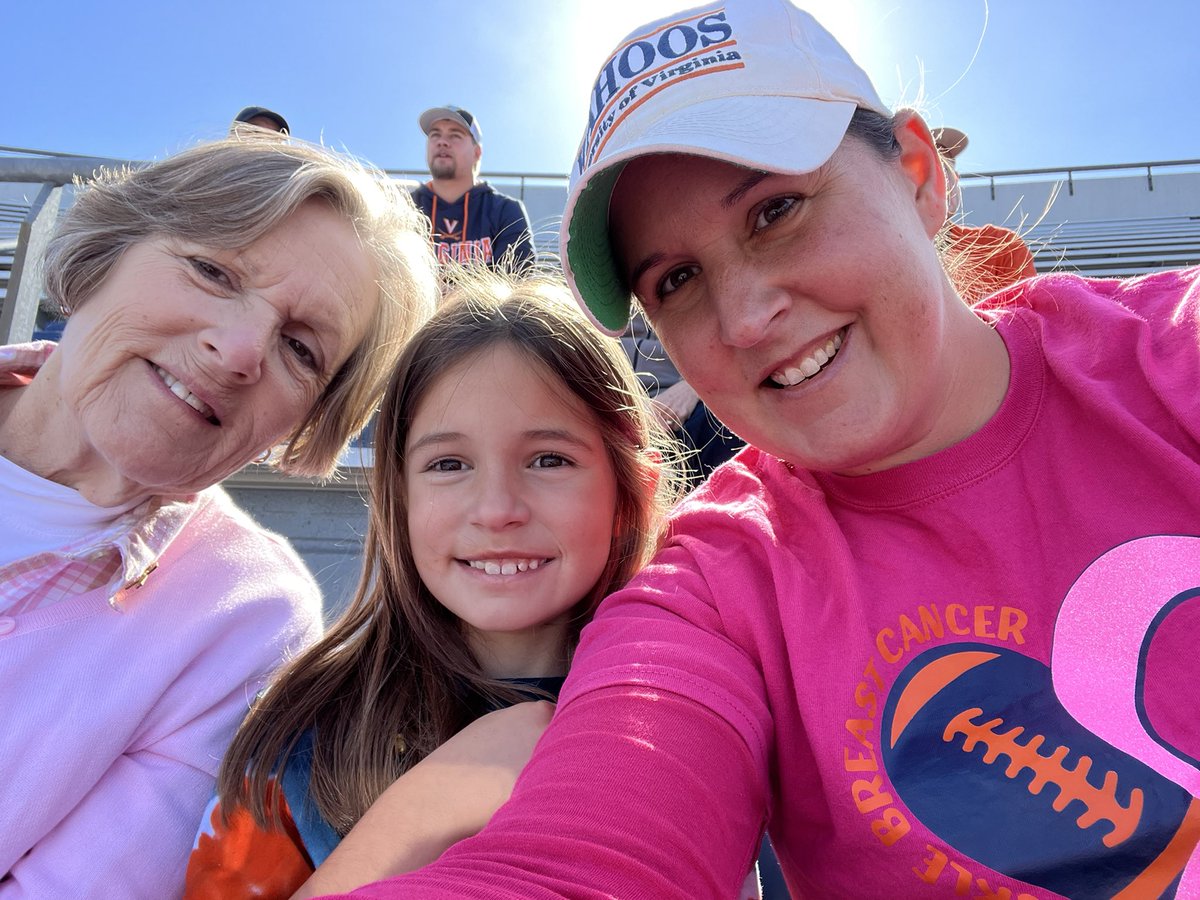 UVACase04's tweet photo. #wahoowa #GoHoos https://t.co/xJbJiy6Gcr