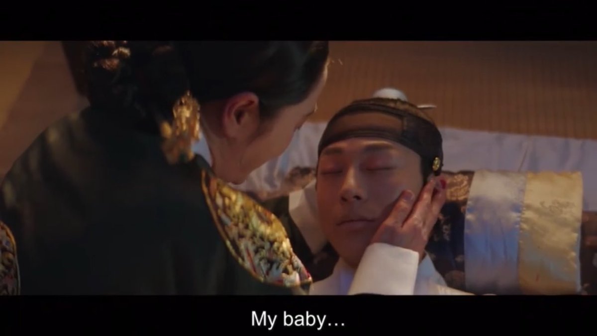 gongjicheoIs's tweet photo. The way she cried “아가” to him… like i know she haven’t had the chance to call him “baby” for a long time while he was alive bcs he was a crown prince… 😭

#UnderTheQueensUmbrella https://t.co/K1ZVMehniV