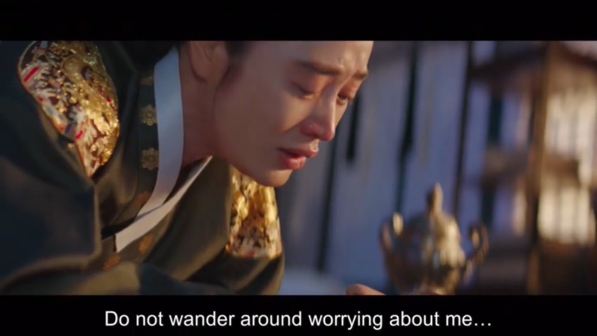 gongjicheoIs's tweet photo. The way she cried “아가” to him… like i know she haven’t had the chance to call him “baby” for a long time while he was alive bcs he was a crown prince… 😭

#UnderTheQueensUmbrella https://t.co/K1ZVMehniV