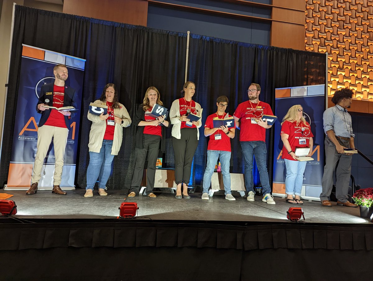 scibri's tweet photo. Great closing Keynote activities at the @AIM_NCDPI AIM-Azing Teacher Conference #aim22 @NCstoriED #nced @aplusedtech @amy21bennett @howIteachHS @twinologist https://t.co/t21JzgBhGL