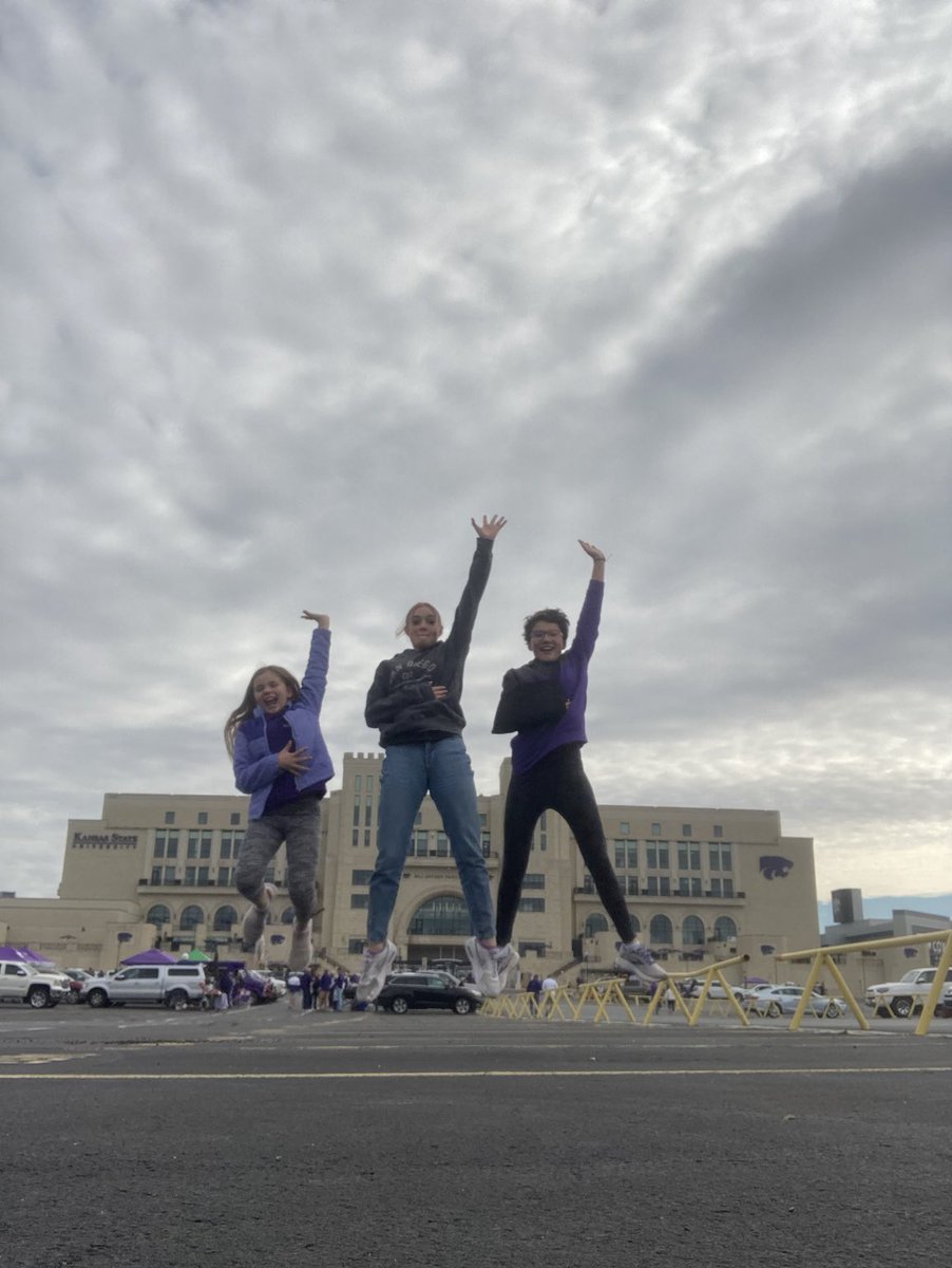 Michelle Toews tweet media