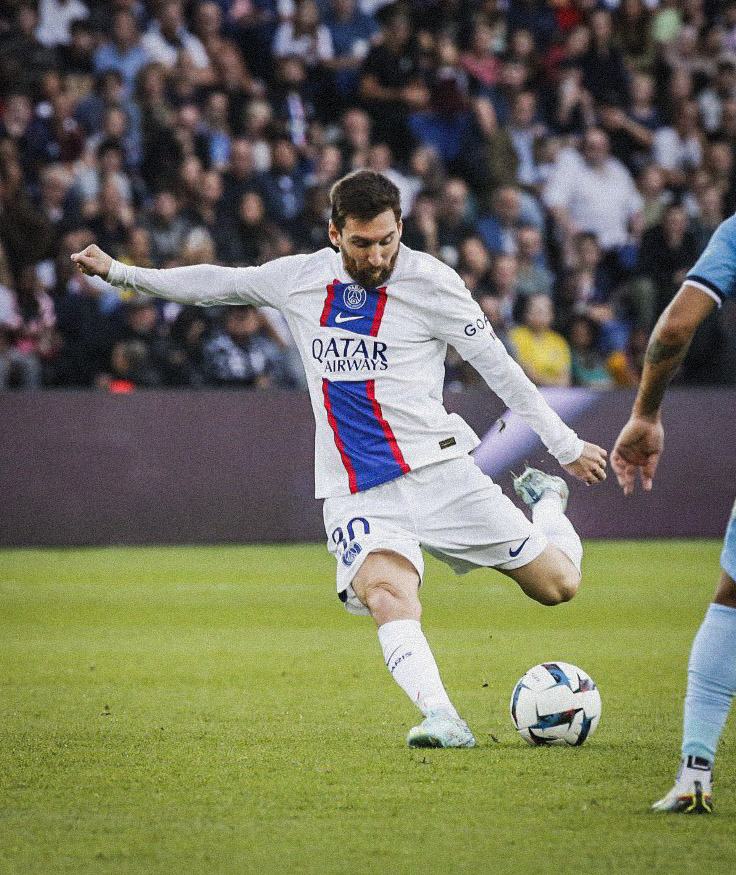 “El Barça sin mi seguira siendo lo mismo, pero yo sin él Barça no seré nada”.

No tenía razón, porque la esta partiendo. Sigue siendo el mejor del mundo. D10S. 🇦🇷