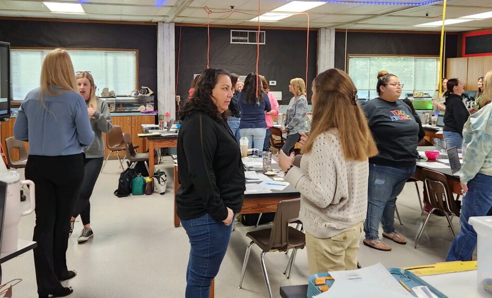 TM_Sanchez19's tweet photo. Thanks to all the participants who showed up for Bringing Academic Conversations Alive in the Classroom- Session 2!!! 🙌🏼♥️✏️📚 https://t.co/whBmjO6YeS