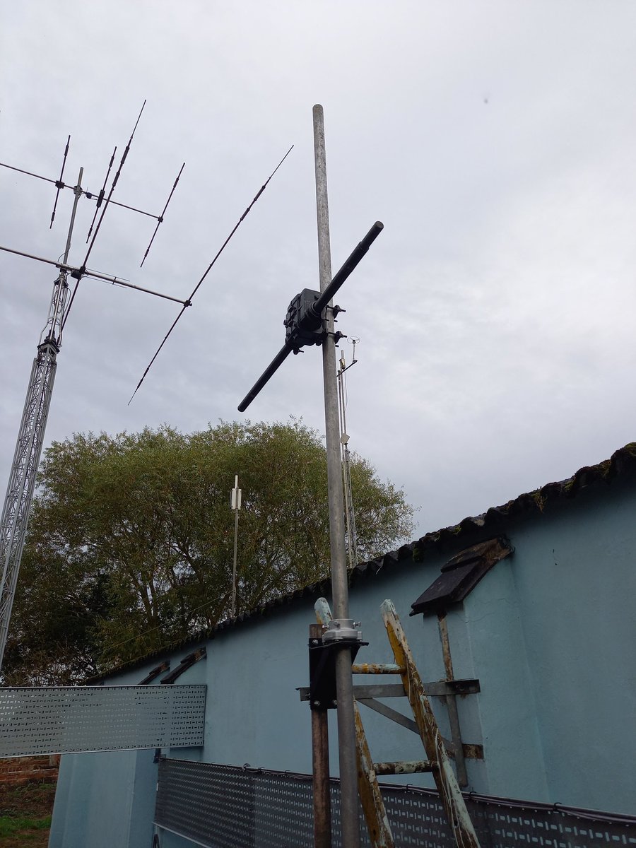 M0GIW's tweet photo. More antenna work today on the #LEO antennas and the #23cms &amp; #13cms tower, tnx @G1PPA for the 13cms antenna. #FinningleyARS https://t.co/CAroljouSS