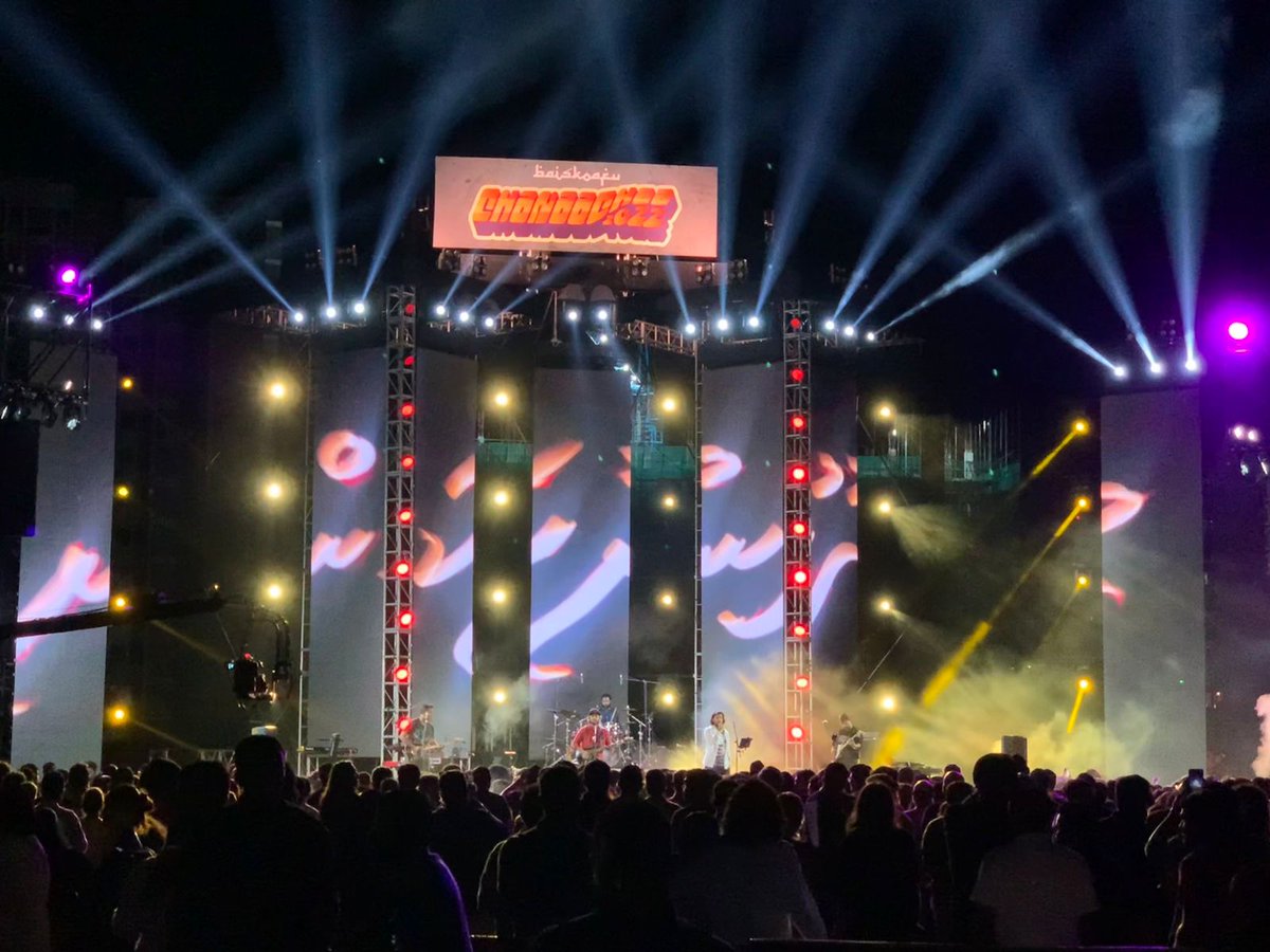 Mausoom_Maus's tweet photo. Happening Now
#Chanaachaa2022 by Baiskoafu at HulhuMale Stadium #Maldives.
Appreciate the initiatives of @baiskoafu in providing opportuniies for local artists musicians and performers to show their superb talent. 
Great Show!!
When is #Chanaachaa2023? https://t.co/odoDpYJgK2