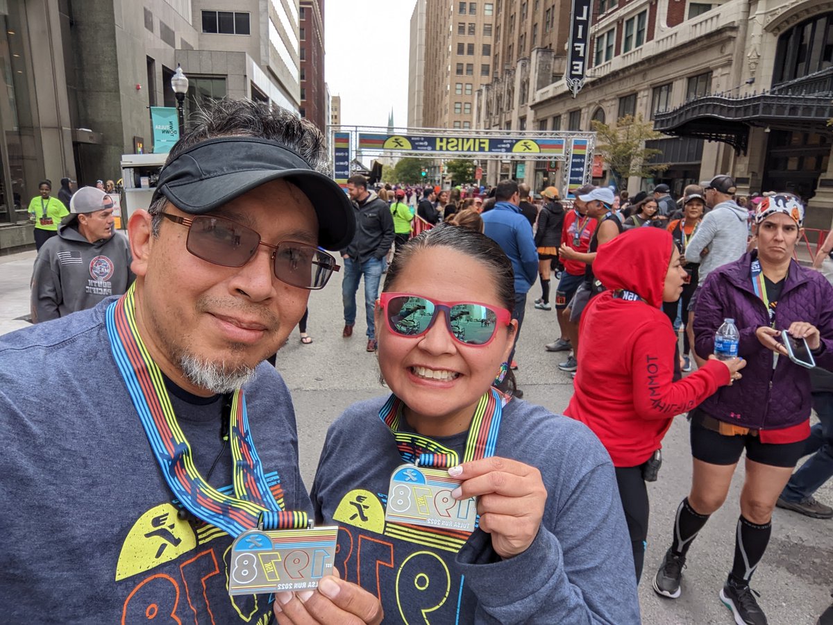 NativeSpinner's tweet photo. Finished with my honey! #owwmylegs #15k #tulsarun https://t.co/V1J8fhDhTM