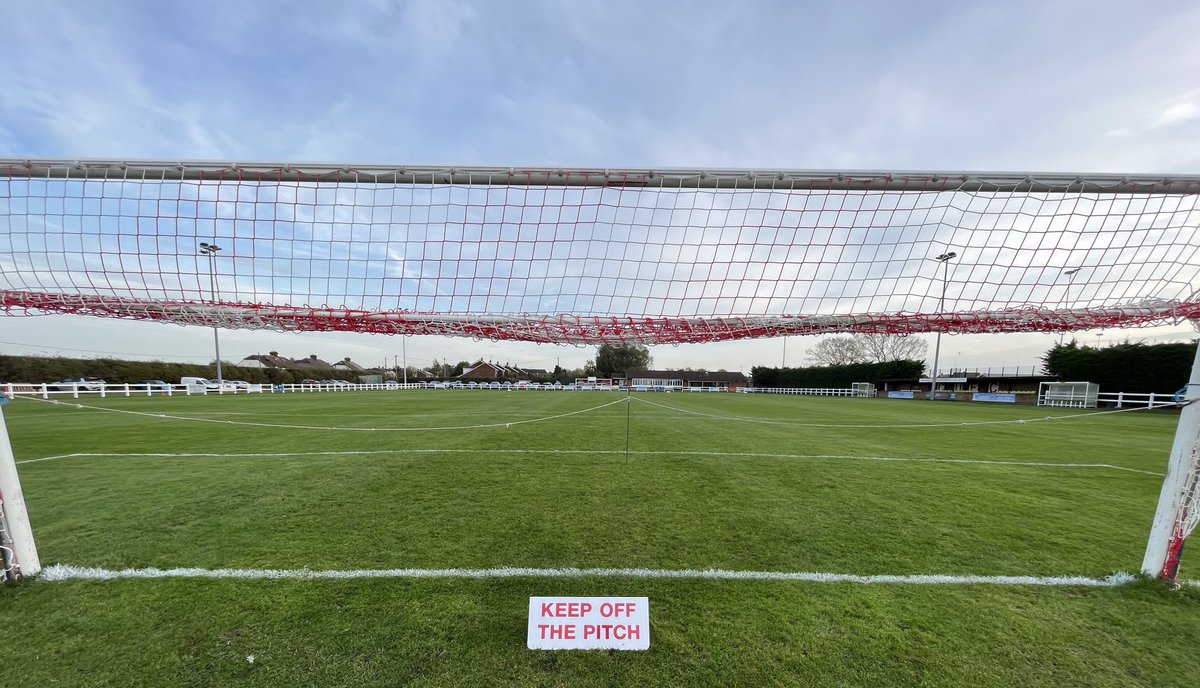 So I managed to get the chance to take my boys to watch the first team play & win this afternoon ⁦ It was great to see the pitch in top condition & playing really well😊👌 Also nice to see both goalmouths looking in good nick after 90mins play too😅⚽️🌱👌 #GroundsKeepersLife