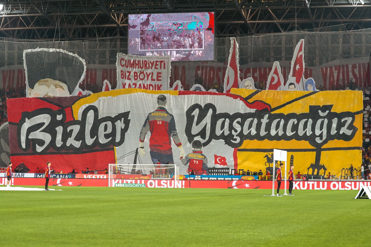 Goztepe's tweet photo. "Benim naçiz vücudum elbet bir gün toprak olacaktır, ancak Türkiye Cumhuriyeti ilelebet payidar kalacaktır."

Başta Cumhuriyetimizin kurucusu Ulu Önder Mustafa Kemal Atatürk olmak üzere bağımsızlık mücadelesinin tüm kahramanlarını saygı ve minnet ile anıyoruz.

#YaşasınCumhuriyet https://t.co/t8Dyyfx1xw