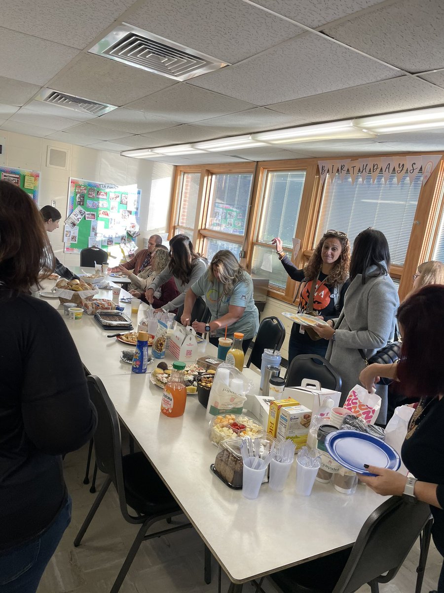 LRcounselors's tweet photo. LR October staff birthday breakfast was a hit ! Chef Mr. Levine was flipping fresh pancakes 🥞 🤗🎂🥳🎈@lloydroadschool https://t.co/MMPotI7Uf7