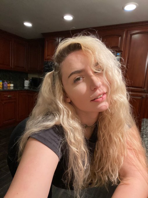 anyways&hellip;☺️💕👻🍂🍁🍃✨ https://t.co/pO2XFgj1OD