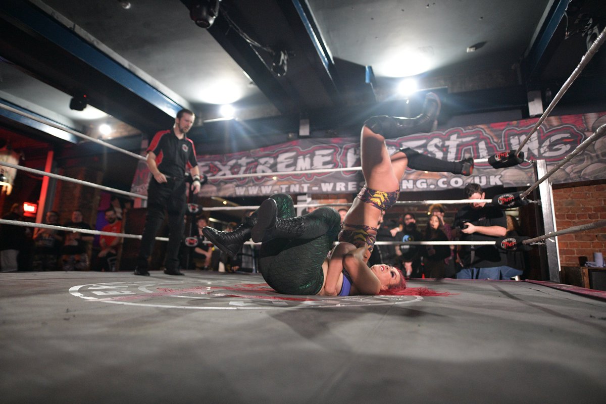TNTExtremeWres's tweet photo. 🎸 EXTREME FIELDS 💀
TNT Extreme Wrestling Women's Championship Match
Alexxis Falcon (C) Vs Millie McKenzie
#IronMermaid
#ExtremeFields https://t.co/5Q2dlRJlsn