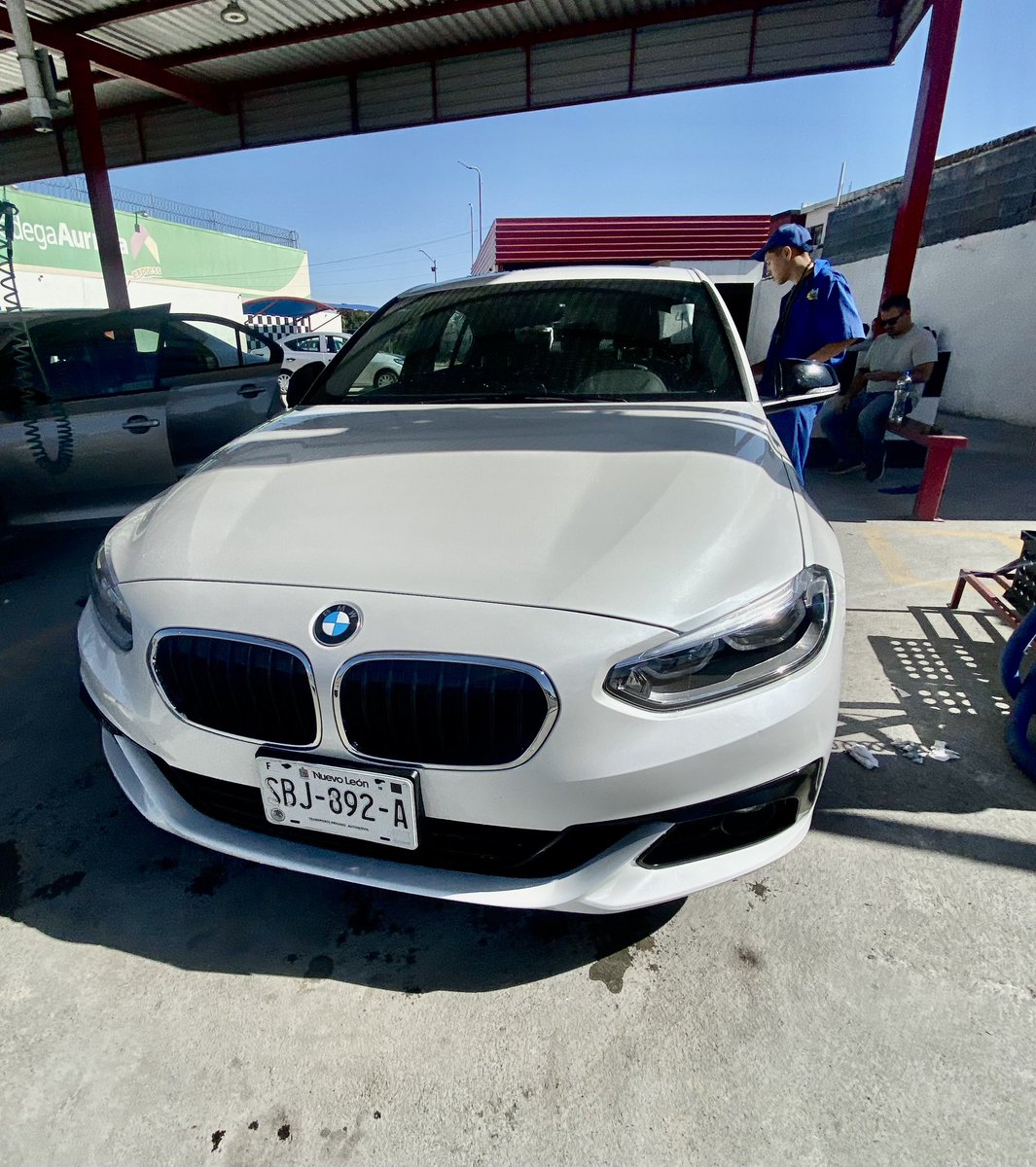Apodaca_News's tweet photo. Aproveche este sábado para lavar mi carro en MASTER CLEAN 🚗✨ los expertos en limpieza de #Apodaca donde me dan 36 horas de garantía de lluvia y quedó como nuevo 😍
Visítalos en 📍Anillo Electrico y Delfines en el Mezquital a un lado de Bodega Aurrerá #MasterClean https://t.co/3upgVm2atI