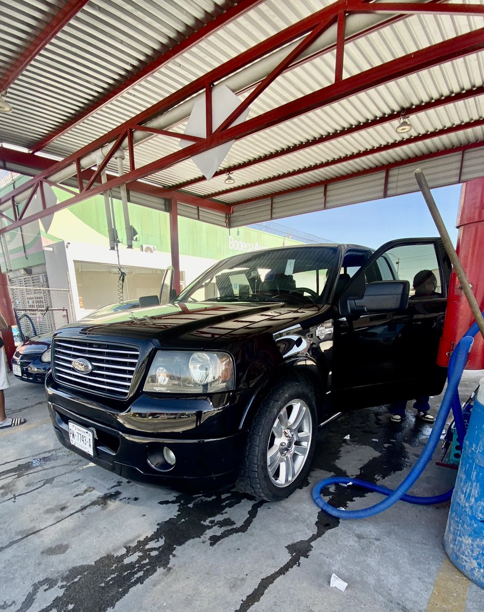 Apodaca_News's tweet photo. Aproveche este sábado para lavar mi carro en MASTER CLEAN 🚗✨ los expertos en limpieza de #Apodaca donde me dan 36 horas de garantía de lluvia y quedó como nuevo 😍
Visítalos en 📍Anillo Electrico y Delfines en el Mezquital a un lado de Bodega Aurrerá #MasterClean https://t.co/3upgVm2atI