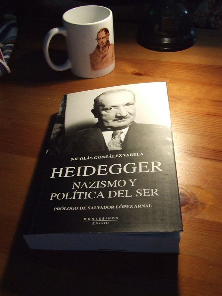 'Existe hoy una evidente línea, la que divide claramente derecha e izquierda. El medio es traición.' (carta de Heidegger a su hermano Fritz, 1932) @Ed_Montesinos