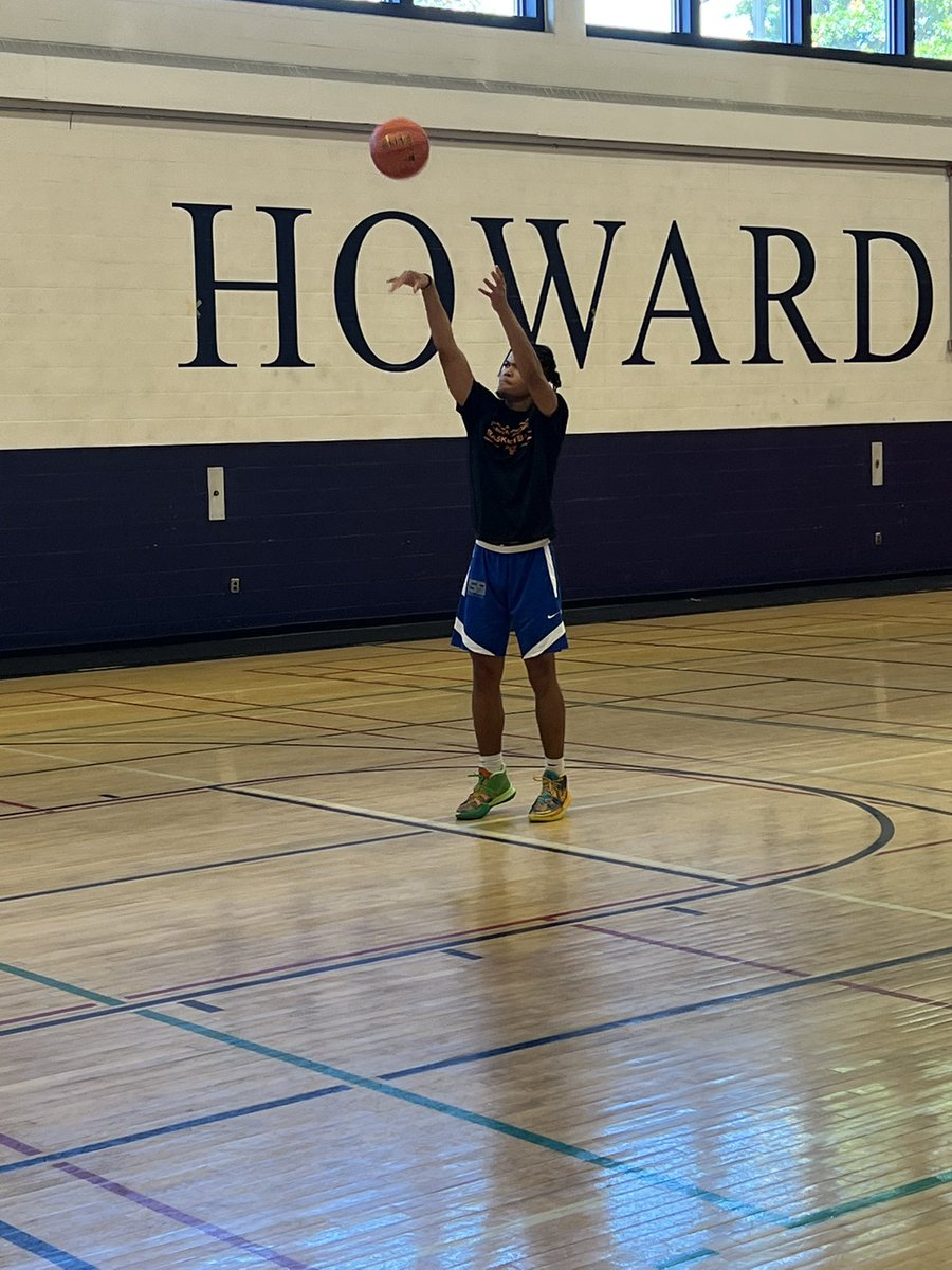 Howard University @HUMensBB Thank you for a wonderful experience during homecoming! ❤️💙 #bisonfamily #howardhomecoming #hbubasketball #jumpman23 #hubisonsports #humensbb #howardxjumpman