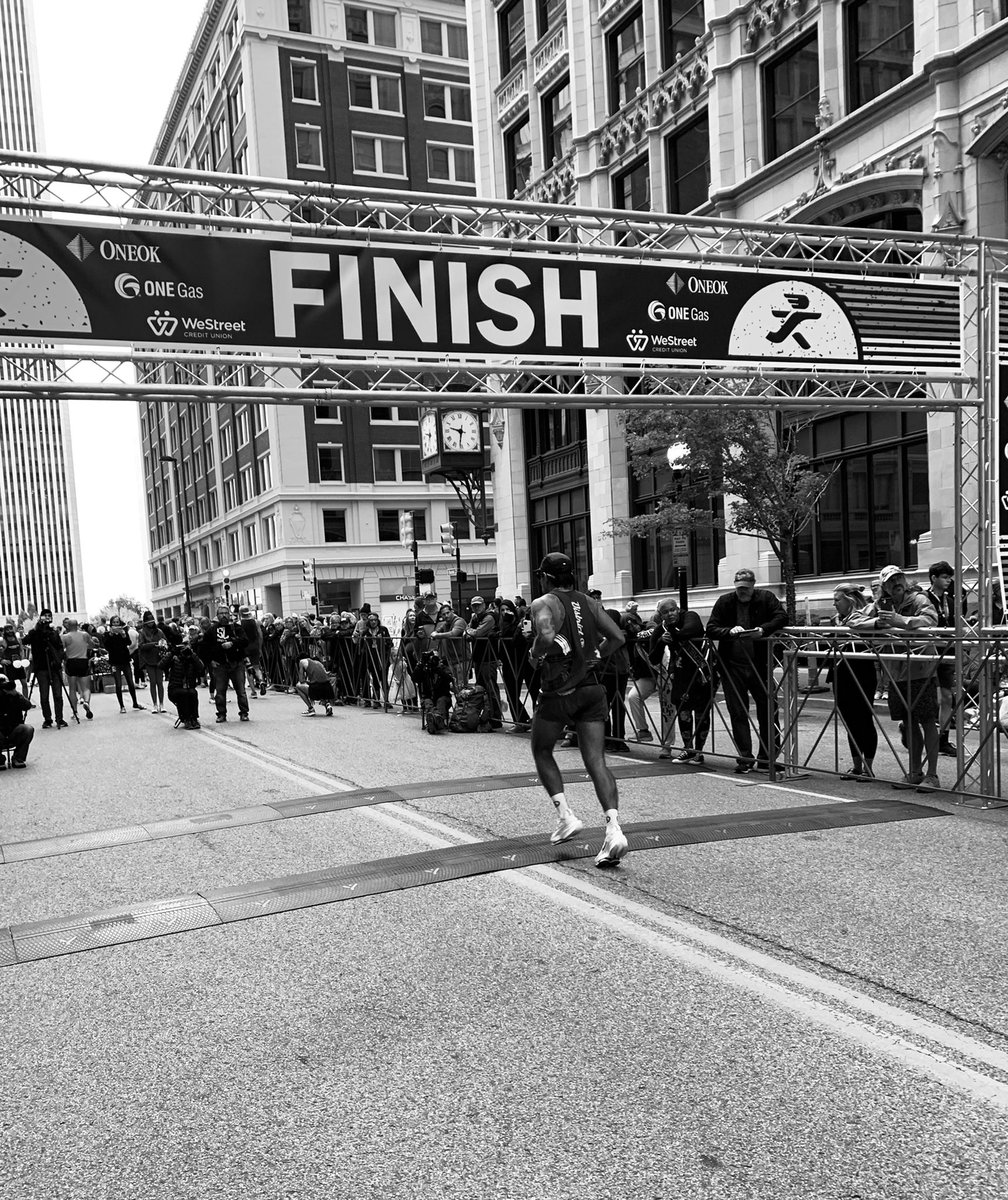Yatikafields's tweet photo. Another solid race this morning @RunTulsaRun 15km, 2 minutes off goal time, sub 60. fast crew & great community support along the whole course. Favorite road race in Oklahoma for sure, plenty of rolling hills that make this run quick with challenge. #tulsarun https://t.co/Lq03W21xxq