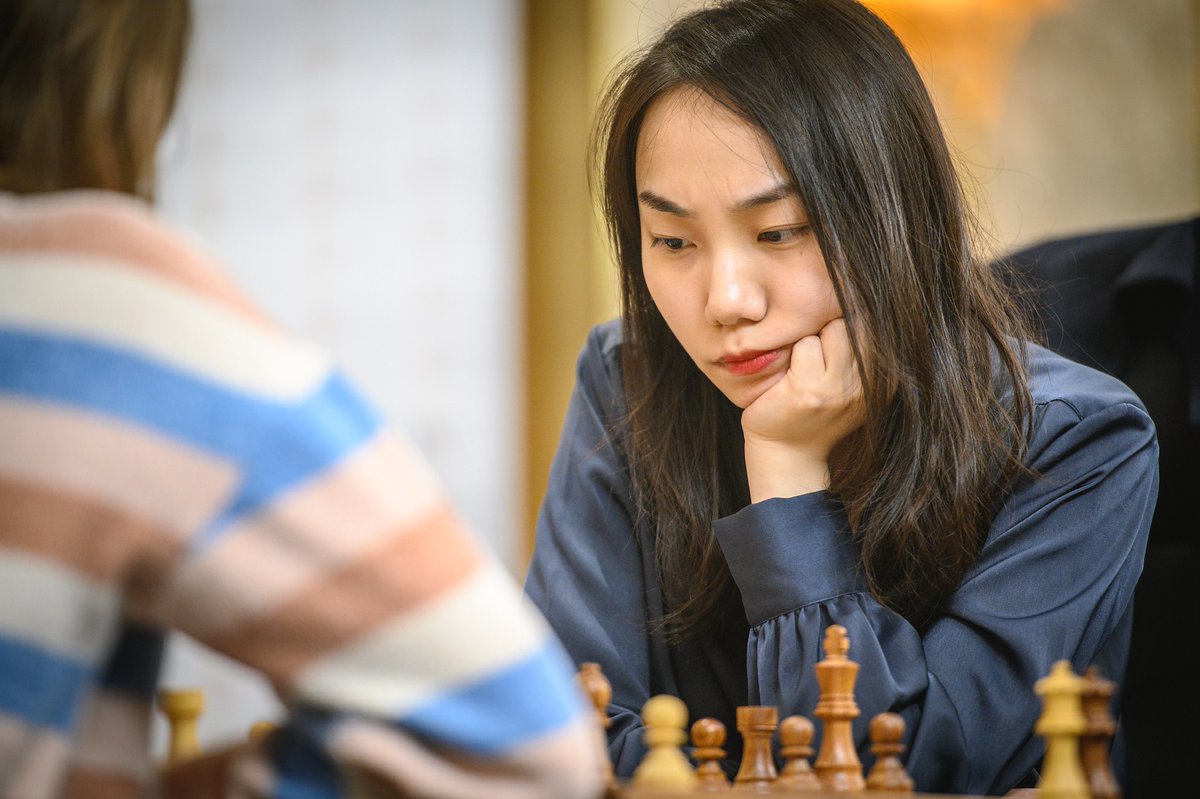FIDE_chess's tweet photo. Lei Tingjie: "I am very happy to win the match. It was a tough one. Yesterday I was quite lucky and today's game was also very complicated, I think." 

Full interview of the first semifinalist: https://t.co/4IewQ2yLKz

#FIDEWomenCandidates https://t.co/dTvu9kSE4n