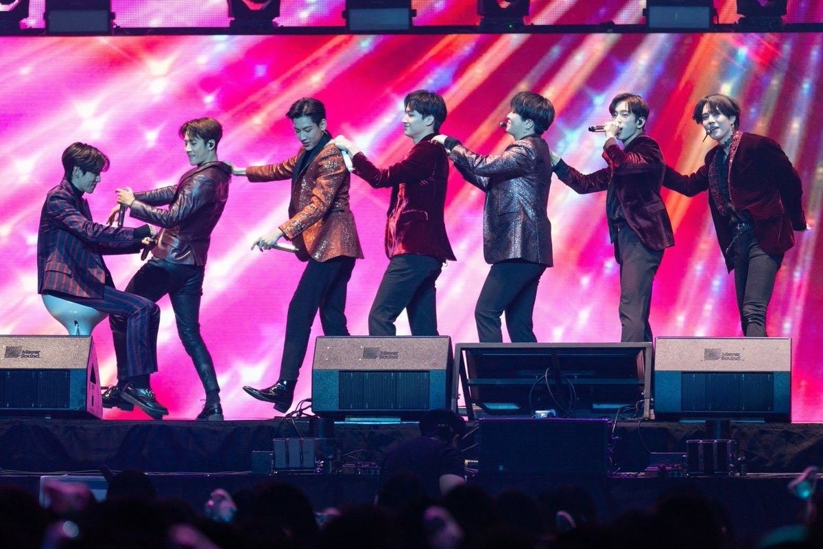 IJB16_KY62's tweet photo. 仲良しーー💚💚
#MAMAVOTE 
#GOT7 https://t.co/cAhMOSlj8C