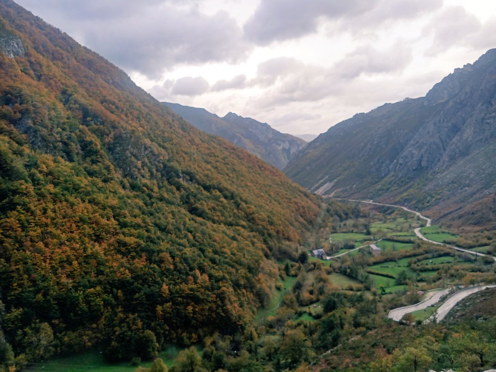 teretesanchez68's tweet photo. #Otoño🌰🍂🍁🍃
#paisajesentreasturiasyleón https://t.co/97Xtuh6TO3