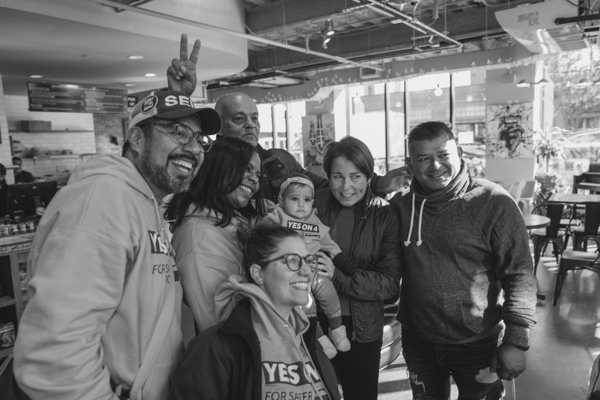 Earlier this morning, MTA President Max Page and Vice President Deb McCarthy joined @AyannaPressley, @maura_healey, local community and labor allies at a rally and canvass to pass @FairShareMA and @yesonfourma 🧵⤵️⤵️