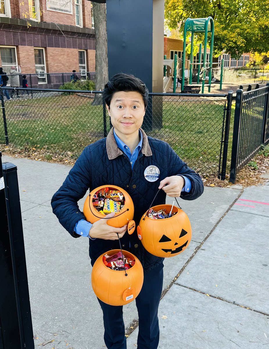 HoanDHuynh's tweet photo. Happy Halloween weekend! We love dropping off goodies at our neighborhood events for our families and kids. Wishing everyone a safe weekend and one filled with treats! #Chicago #HoanforStateRep #VoteHoan https://t.co/Egd3HHGLw8