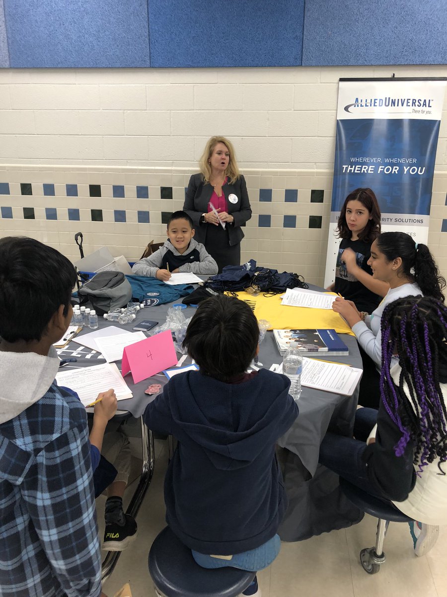 Thank you <a href="/CounselorOES/">Kim Theberge (she/her)</a> <a href="/SSchnaue/">Shana Schnaue</a> for putting together such a great career day!! And special shout out to all of the presenters who came to speak with us! <a href="/Oakton_ES/">Oakton ES</a>