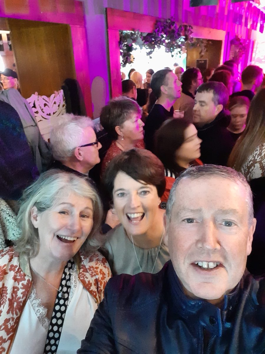 jenny de saulles tweet media