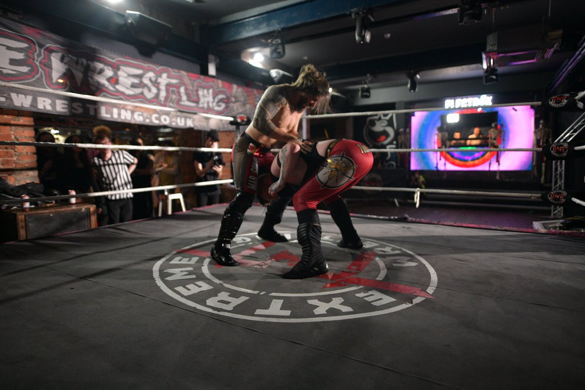 TNTExtremeWres's tweet photo. 🎸 EXTREME FIELDS 💀
TNT Ultra X Championship Match
Nico Angelo (C) Vs Tom Thelwell
#ExtremeFields https://t.co/eqGcPRtRMc