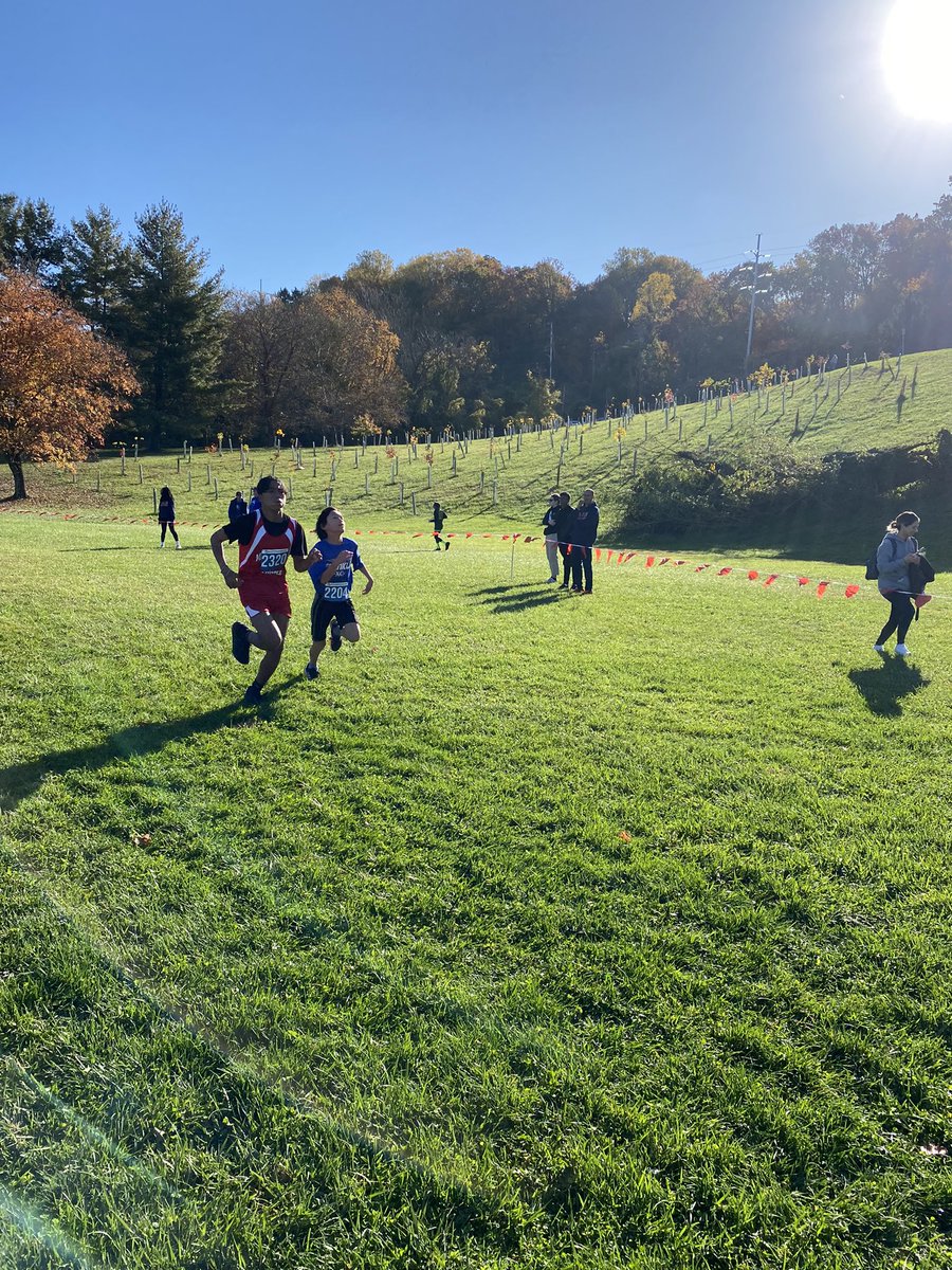 MiddleRiverAVID's tweet photo. BEAUTIFUL day for a cross country race!!! We came ready to run and had a blast!! SO proud of these student athletes - top notch in every category!! ❤️☺️🎉 https://t.co/o40GJYWTUQ