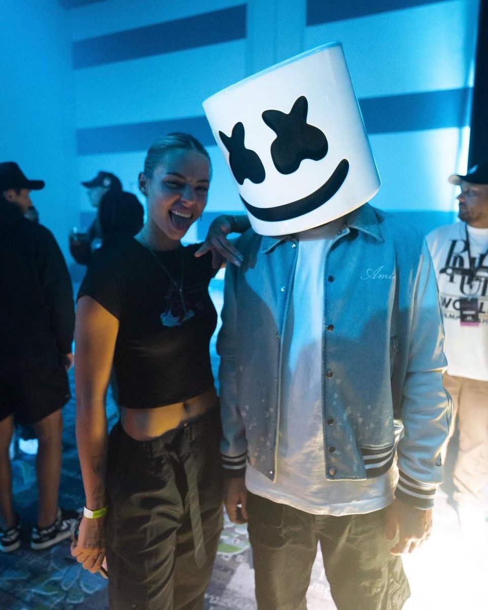 📸| Marshmello and charlyjordan in a new photo.